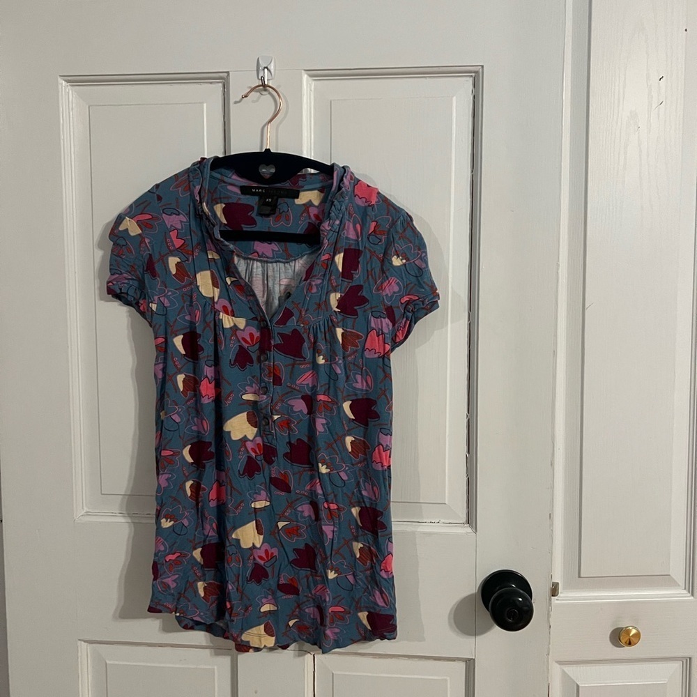 Alt color Marc Jacobs top ASO Summer Roberts on the OC - Picture 6 of 11